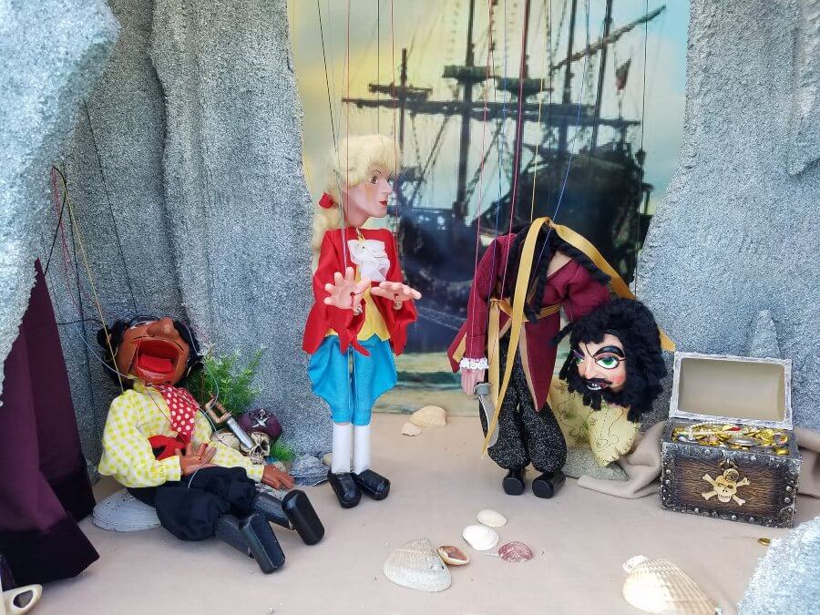 New Bern Puppets at 2022 Beaufort Pirate Invasion